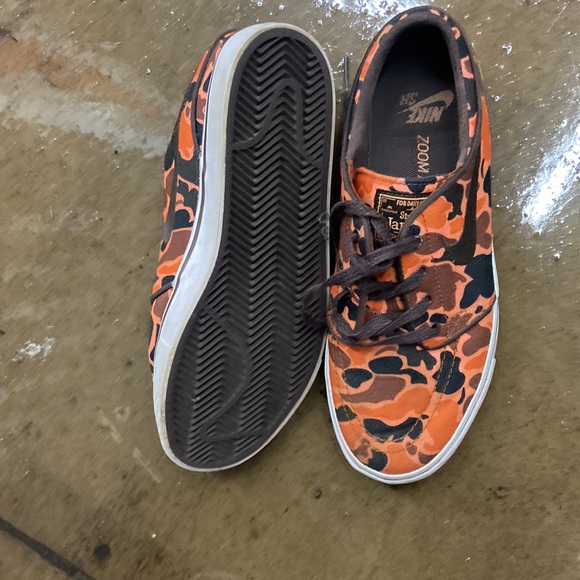 STEFAN JANOWSKI NIKE SB ORANGE DUCK CAMO LACE UP SKATE SNEAKERS SZ 5.5 YOUTH - Picture 3 of 4